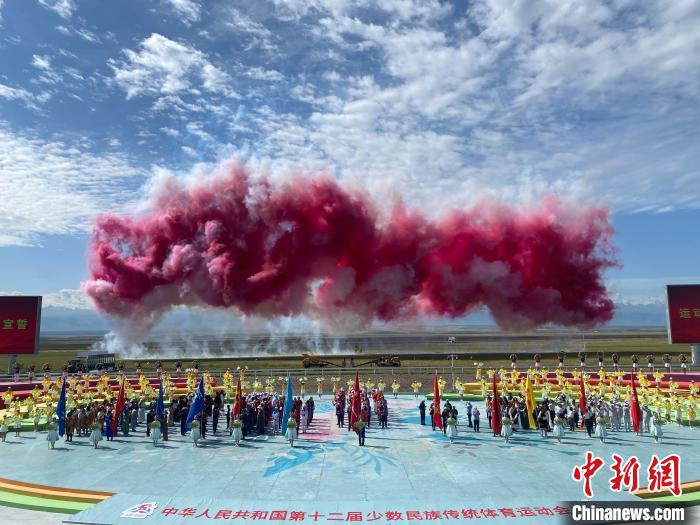 新疆昭苏举办全国少数民族传统体育运动会马上