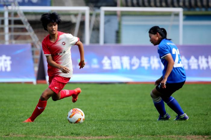 鄂尔多斯市体育职业中学队5比1击败西安铁一中陆